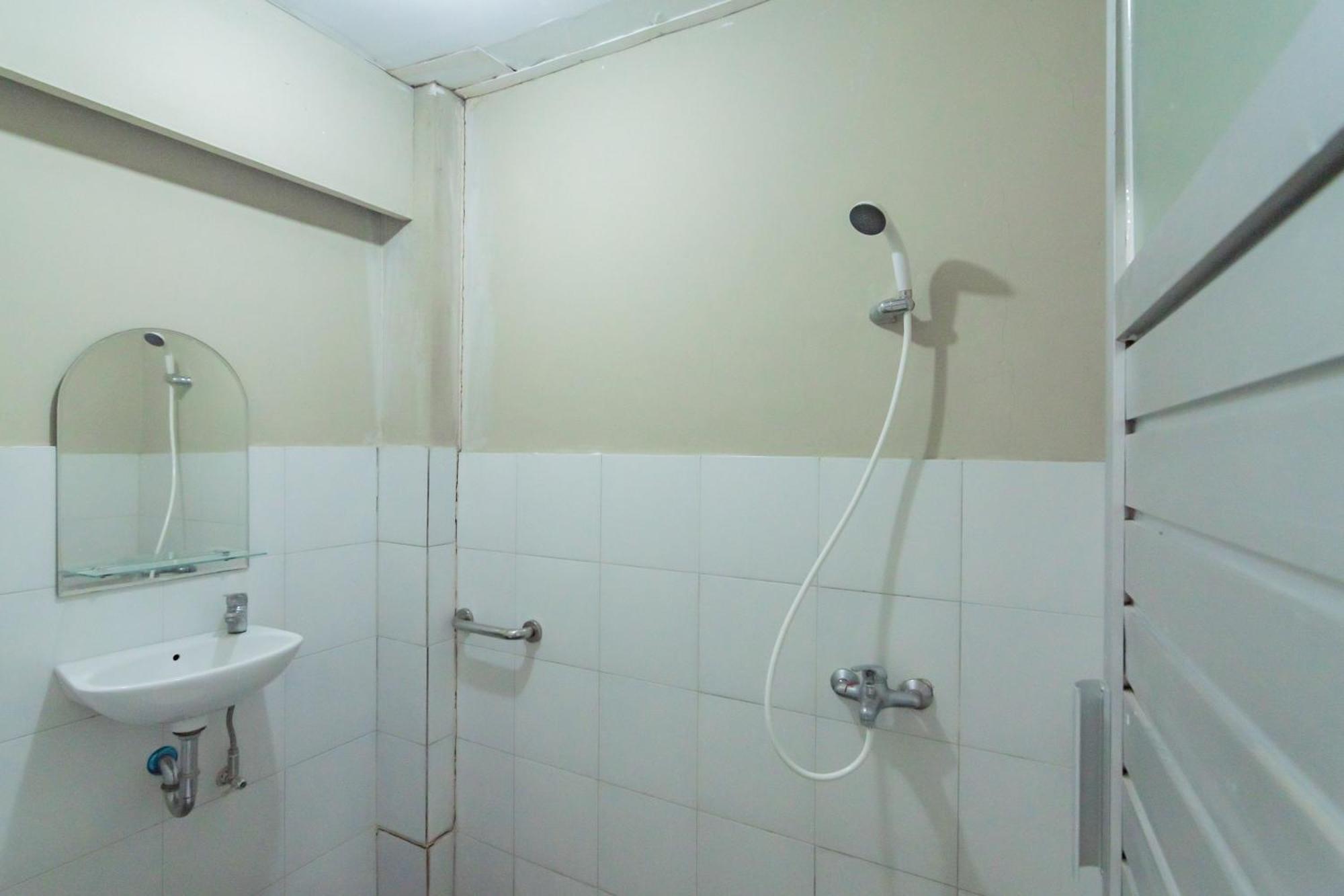 Reddoorz At Jalan Raya Lembang Hotel Padasul Szoba fotó